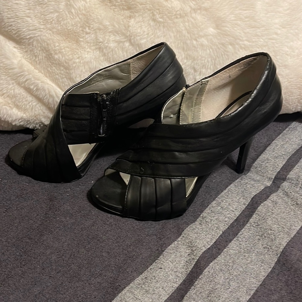 Carlo Santana heels
